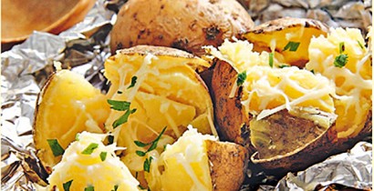 Ofenkartoffeln mit Thunfisch und Salat